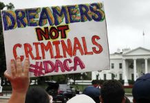 Además de California, jueces de Nueva York y Washington han tomado la decisión de mantener el programa DACA.