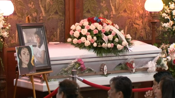 Familiares, allegados y activistas despidieron a Marlen Ochoa-L&oacute;pez.