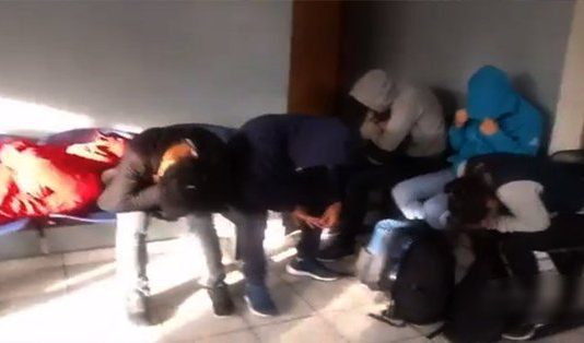 Los ecuatorianos, según la Policía, permanecen retenidos en una oficina del Instituto Nacional de Migración en Choluteca.