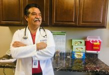 Doctor que fue trabajador agrícola crea santuarios de atención médica Cuando era niño, el doctor J. Luis Bautista recogía fruta junto a sus padres y nueve hermanos en el condado de Ventura. “Juré en la escuela de medicina que ayudaría a las personas que trabajan en los campos”, dijo. (John M. Glionna para Kaiser Health News)