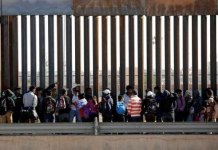 El Pentágono autoriza otros 1.500 millones de dólares para el muro fronterizo El funcionario explicó que estos fondos servirán para la construcción de unos 130 kilómetros de muro.