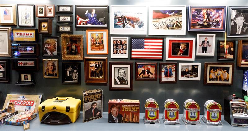 "The Game: All Things Trump", un esfuerzo de Serrano por plasmar la trayectoria y la personalidad de Trump.