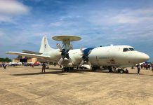 Gobierno usa aviones para distribuir a migrantes por varios centros de detención La CBP ha fijado vuelos para trasladar a inmigrantes durante varios días.