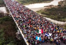 Proponen cortar la inmigración para evitar una "catástrofe demográfica" La población actual del país ha alcanzado los 328 millones de personas y la Oficina del Censo calcula que llegará a los 404 millones de personas en 2060.