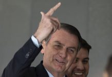 Bolsonaro visitará Dallas después de desistir de homenaje en Nueva York Jair Bolsonaro, visitará Dallas en este mes de mayo, por invitación de autoridades y empresarios locales.