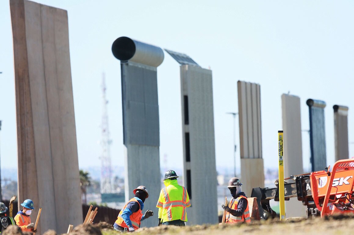El Congreso aprobó en febrero 1.375 millones de dólares para la construcción del muro.