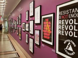 La Historical Society reivindica la lucha lesbiana en Estados Unidos Vista de una serie de cuadros que forman parte de la muestra "Stonewall 50".