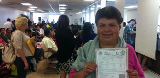 La inmigración mexicana a Estados unidos está cambiando y ahora hay más migrantes con educación universitaria y estatus legal en el país.