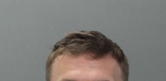 Conor McGregor se ha librado esta semana de pasar por un tribunal estadounidense, pero la polémica no le abandona y podría volverse a ver ante un juez por una supuesta agresión cometida en un pub de Dublín.