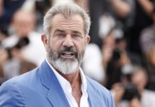Funcionaria denuncia su despido por negarse a dar un permiso de armas a Mel Gibson Mel Gibson está en conversaciones con el actor Peter Dinklage, además de Michael Fassbender y Jamie Foxx, para que protagonice una nueva versión de "The Wild Bunch"