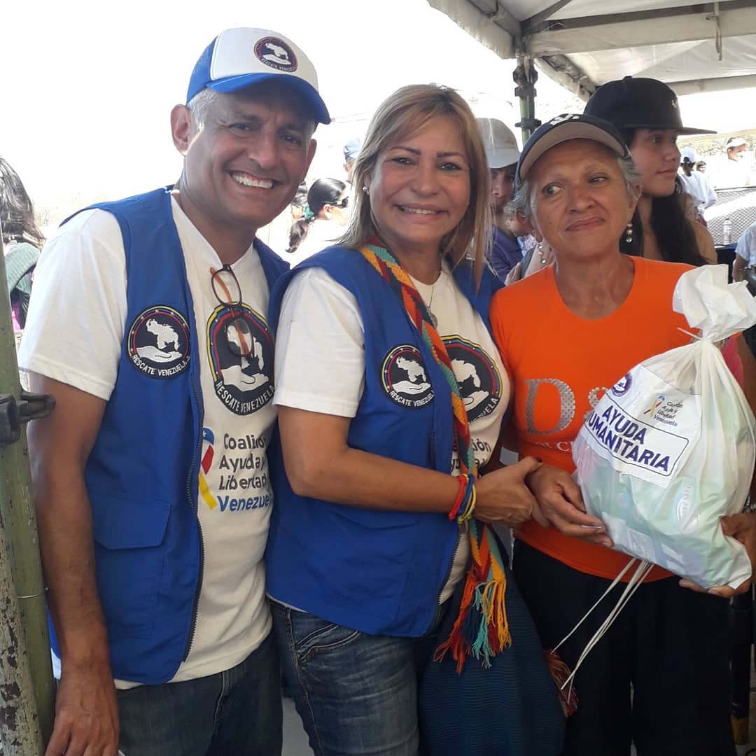 La organizaci&oacute;n Rescate Venezuela, entreg&oacute; kits con productos b&aacute;sicos de higiene.