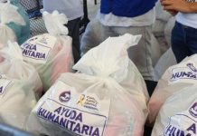 Oposición venezolana entrega ayuda con kits de higiene a más de 500 familias Oposición venezolana entrega ayuda con kits de higiene a más de 500 familias.