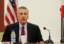Donald Trump, nominó como embajador en Colombia a Philip Goldberg.