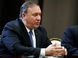 "Huawei es un instrumento del Gobierno chino. Están profundamente conectados. Es algo que es difícil de entender para los estadounidenses", señaló Pompeo.