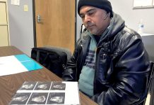Por qué el cáncer es más peligroso para los inmigrantes en el sur de Texas Carlos Rivera había estado perdiendo peso y sintiendo un dolor abdominal intenso antes de ser diagnosticado con cáncer de colon avanzado. Desde el principio enfrentó problemas para obtener tratamiento por la falta de opciones para los residentes del Valle del Río Grande que no tienen seguro o no pueden pagar sus cuentas médicas. (Charlotte Huff/KHN)