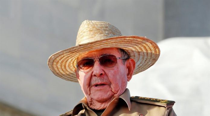 Raúl Castro, líder del gobernante Partido Comunista de Cuba (PCC, único legal) recibió este miércoles en La Habana el premio Lenin de Rusia por su "excepcional aporte a la construcción del socialismo y su quehacer por consolidar los principios de justicia, humanismo y progreso social".