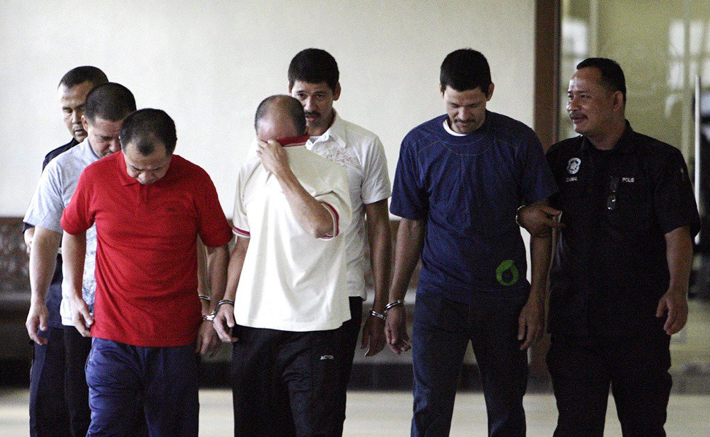 El 4 de marzo de 2008, los hermanos Sim&oacute;n, Luis Alfonso y Jos&eacute; Regino Gonz&aacute;lez Villarreal, originarios del estado mexicano de Sinaloa, fueron detenidos en Johor.
