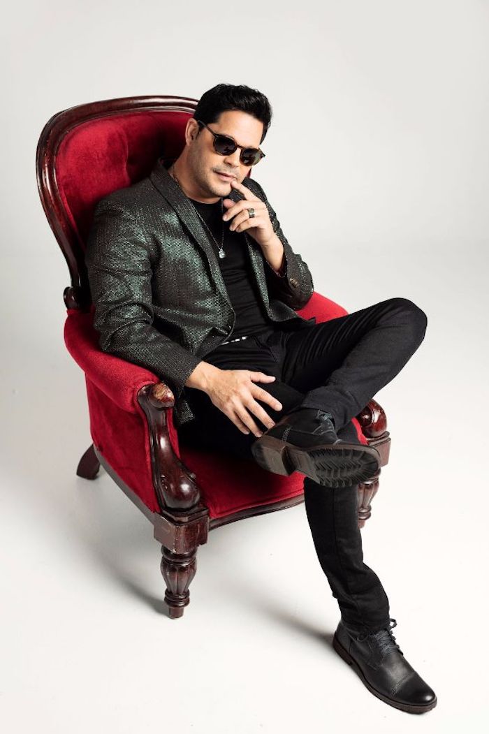 El cantante cubano, Rey Ruíz, conocido como "El Bombón de la Salsa".