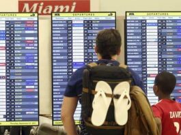 Suspensión de vuelos a Venezuela deja a pasajeros varados en Miami La suspensión de los vuelos permanecerá "vigente indefinidamente".