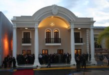 Preven dedicar el nombre de teatro a músico puertorriqueño Amaury Veray Teatro Ideal del municipio de Yauco.