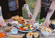 Mantener una microbiota sana, llevar una dieta balanceada y un adecuado manejo del estrés, no abusar de antibióticos y realizar ejercicio podrían ser factores claves para prevenir el cáncer de colon
