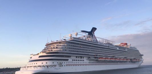 La empresa de cruceros Carnival fue demandada este jueves judicialmente en los tribunales federales de Miami por el uso de instalaciones portuarias en Cuba