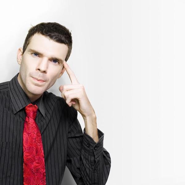 La inteligencia emocional es saber escoger la mejor opción emocional, entre las posibles, para cada momento de nuestra vida. Comprender sus sentimientos, gestionar sus emociones y saber cómo afectan a los otros; permite también tener empatía para comprender las emociones ajenas.