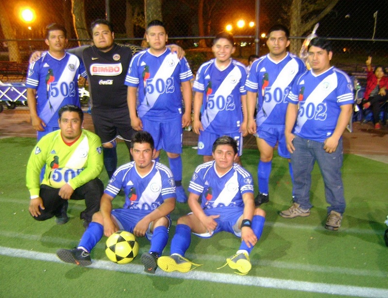 Los integrantes del Deportivo Solola que vienen desempe&ntilde;ando una muy buena campa&ntilde;a en el campeonato de la Liga Mexicana de Brooklyn, Sunset Park, que preside Roberto Sosa.&nbsp;(Foto: Buki Chapin)&nbsp; &nbsp;&nbsp;&nbsp;