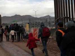 AILA, que agrupa unos 15.000 abogados especializados en inmigración, propone trabajar en cinco frentes que incluyen aumentar la capacidad de los oficiales que procesan asilo.