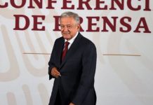 Presidente de México defiende trato con Estados Unidos tras críticas dentro del partido En respuesta, López Obrador subrayó que es "necesario mantener buenas relaciones" con el Gobierno de Estados Unidos, a fin de evitar la confrontación.
