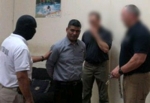 Cristóbal Alfaro Ayala, quien es reclamado por el Tribunal del Distrito Magisterial del Condado de Northampton.