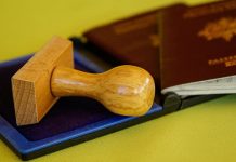Cae la inmigración de mexicanos y su peso entre los indocumentados La cifra de indocumentados mexicanos en el país disminuyó porque en los últimos diez años fueron más los que salieron del país que los que ingresaron.