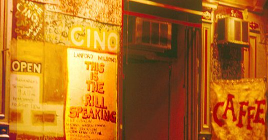 El Caffe Cino, se convirti&oacute; en el primer espacio donde los dramaturgos homosexuales pod&iacute;an compartir su trabajo entre 1958 y 1968.
