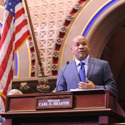 “Se acerca el verano, y cada vez más neoyorquinos se dirigen a nuestros lagos, ríos y vías fluviales”, dijo el presidente de la Asamblea Heastie.