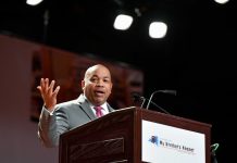 Aprueba legislación para enmendar la carta de derechos de la constitución de Nueva York para incluir el derecho a tener aire y agua limpios el Comité de Transporte de la Asamblea dio un importante primer paso y aprobó la legislación (A.3675A) para permitir el acceso de los inmigrantes indocumentados a las licencias de conducir.
