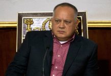 Diosdado Cabello cierra filas con Cuba frente a los "ataques" de EE.UU. Cabello también aprovechó para arremeter entre otros países contra Colombia, donde consideró que "no hay Gobierno, gobiernan las mafias del narcotráfico".