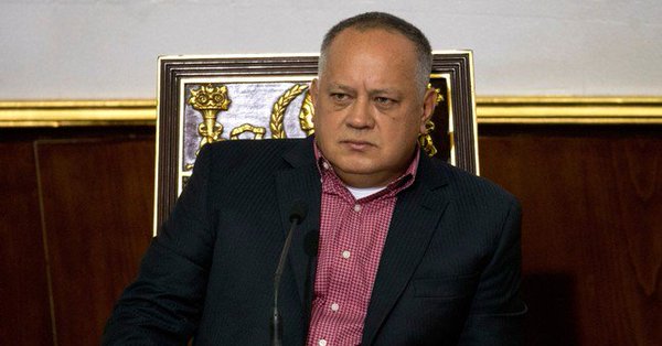 Cabello tambi&eacute;n aprovech&oacute; para arremeter entre otros pa&iacute;ses contra Colombia, donde consider&oacute; que "no hay Gobierno, gobiernan las mafias del narcotr&aacute;fico".