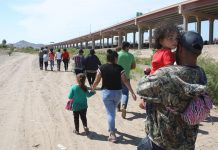 Entre la perseverancia y el miedo, los migrantes siguen adentrándose a México El aumento de los controles migratorios y la inminente llegada de la Guardia Nacional atemoriza a los migrantes que quieren llegar a Estados Unidos.