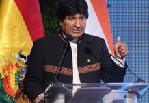 Evo Morales aseveró que el FMI, "más el imperio americano, solo exportan conflictos", debido a sus "políticas de privatizaciones".