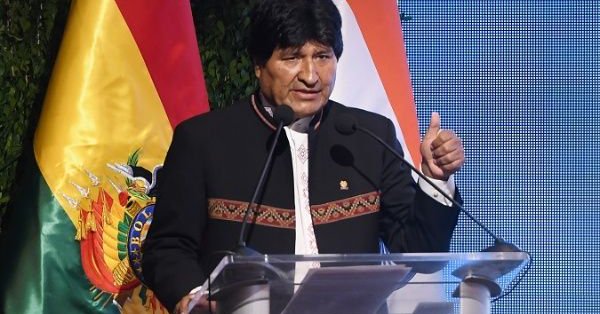 Evo Morales asever&oacute; que el FMI, "m&aacute;s el imperio americano, solo exportan conflictos", debido a sus "pol&iacute;ticas de privatizaciones".