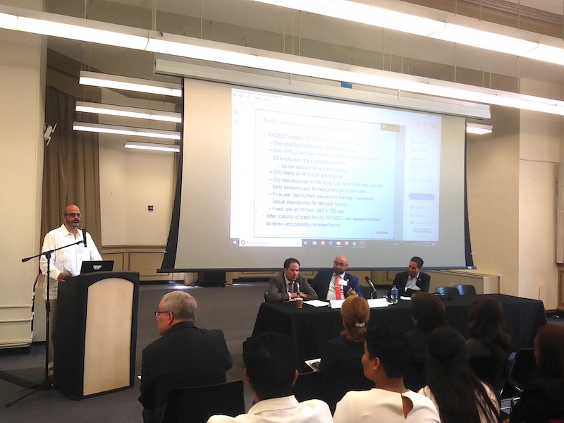 Durante las presentaciones, los participantes presentaron importante informaci&oacute;n sobre la situaci&oacute;n de la comunidad latinoamericana a nivel nacional, estatal pero fundamentalmente de la ciudad de Nueva York, como en el panel de econom&iacute;a en el cual participaron l&iacute;deres sindicales, organizaciones de asistencia financiera y acad&eacute;micos.