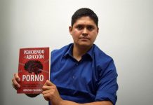 Gonzalo Salinas ha publicado un manual con siete pasos para vencer la adicción al porno, una "epidemia silenciosa".