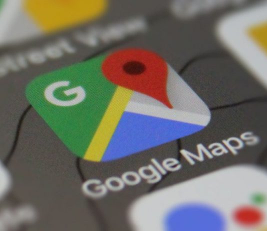 Google Maps extravía a conductores de Colorado que iban al aeropuerto Un centenar de conductores que se dirigían hacia el Aeropuerto Internacional de Denver guiados por Google Maps se extraviaron en un camino de barro.