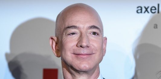 El multimillonario estadounidense Jeff Bezos está ultimando la compra de tres apartamentos en un mismo edificio de Nueva York por valor de 80 millones de dólares