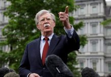 Bolton llega al país en medio del aumento de la tensión regional en el estrecho de Ormuz.