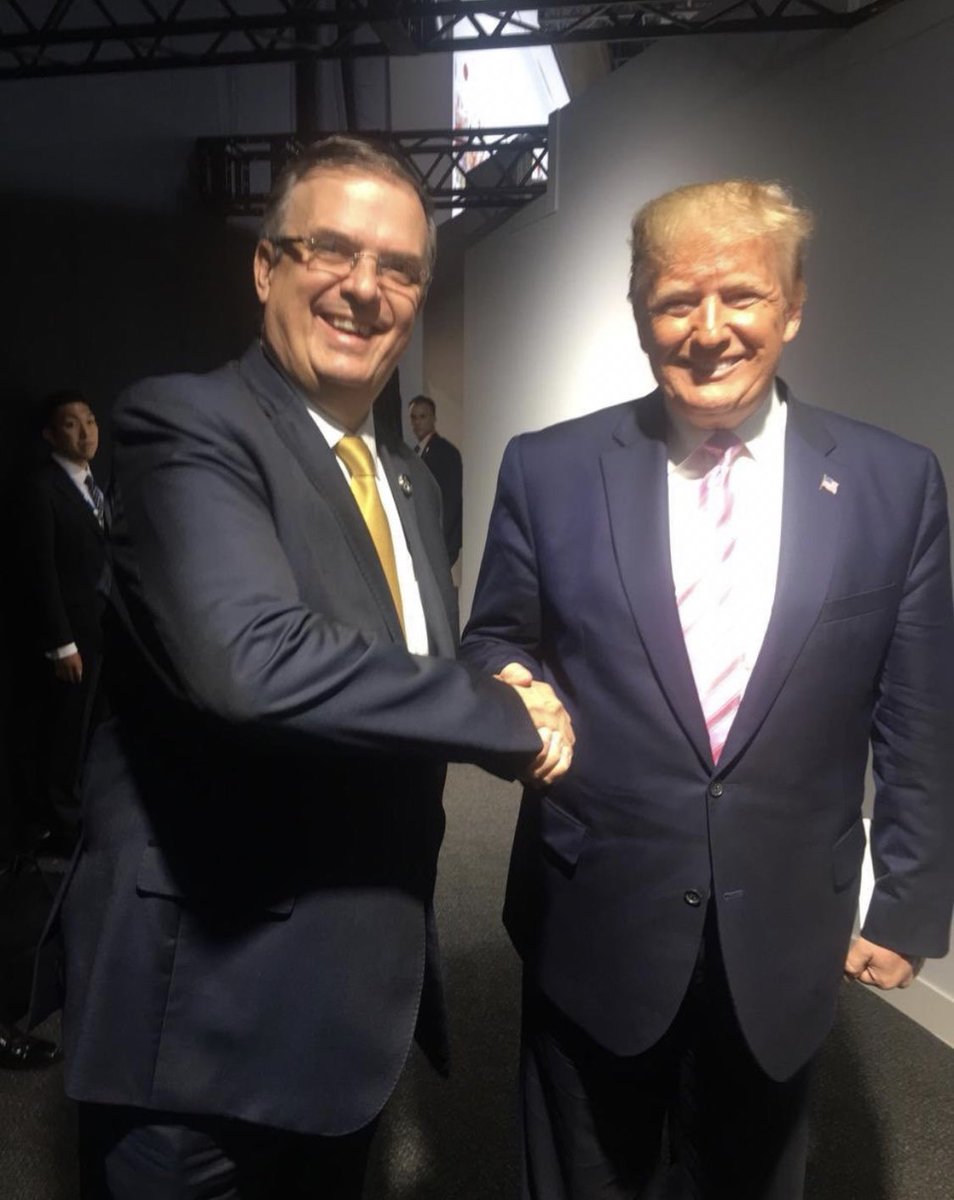 Donald Trump, aprovech&oacute; su breve saludo en Osaka con el canciller mexicano, Marcelo Ebrard, para agradecerle su "incre&iacute;ble" trabajo a la hora de contener la inmigraci&oacute;n.