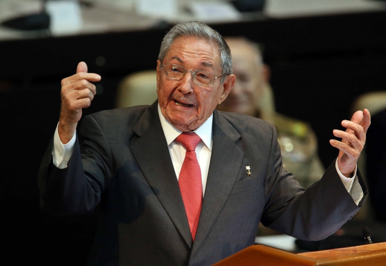 Raúl Castro El grupo del exilio Asamblea de la Resistencia Cubana comenzó este jueves en Miami una recogida de firmas para respaldar una petición propia que pretende llevar ante un tribunal internacional al exgobernante cubano Raúl Castro