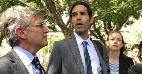Warren lamentó que el gobierno federal enfrente la crisis humanitaria en la frontera "endureciendo las políticas".