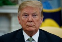 Trump bloquea el acceso del Congreso a documentos sobre el censo de 2020 Trump invocó el "privilegio ejecutivo", una doctrina que permite al presidente evitar la difusión de materiales que utiliza la rama ejecutiva.
