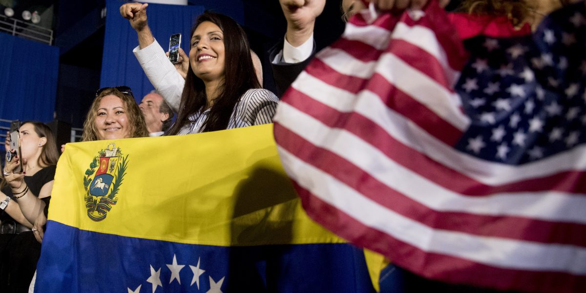 El 60 % de los encuestados llegó a Estados Unidos después de la llegada de Hugo Chávez al poder (1999).